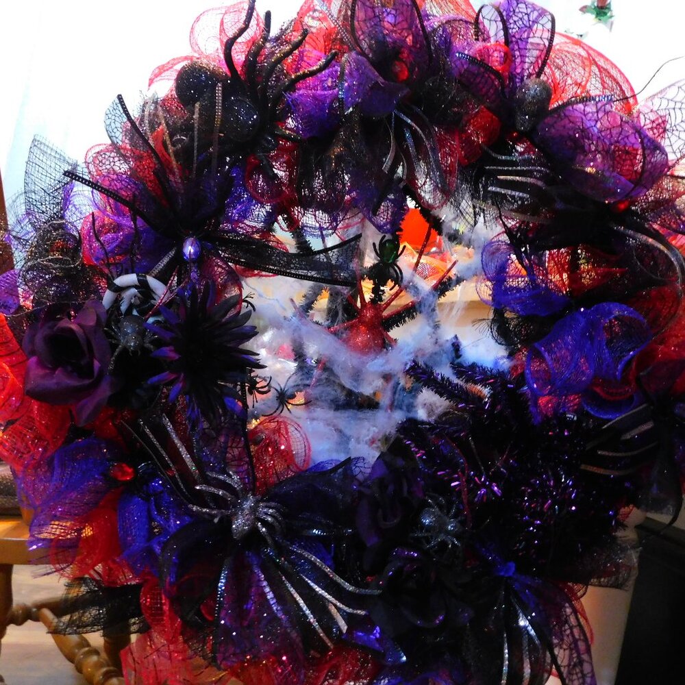 Halloween spooky spider wreath for front door